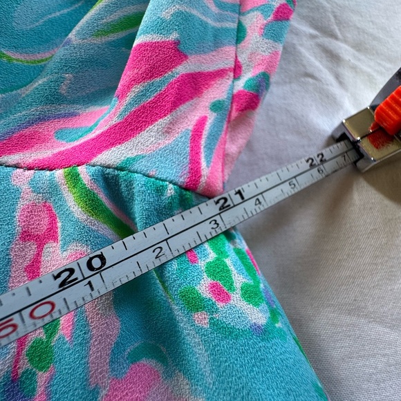 Floral Blue and Pink Lilly Pulitzer DAKOTA Top Blouse Amalfi Blue Fishes size S - Picture 5 of 5